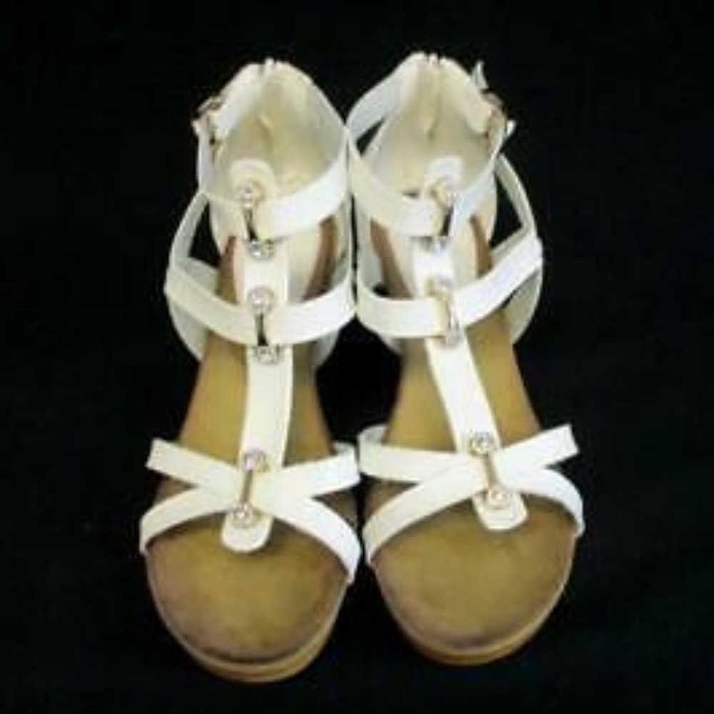 White Sandals 8.5 by dream pairs